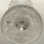 Very Fine Realistically Wheel-Cut Figural Cut Glass Trumpet-Form Vase - Image 5